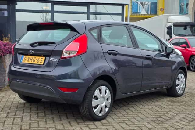 Ford Fiesta (2014) thumbnail 5