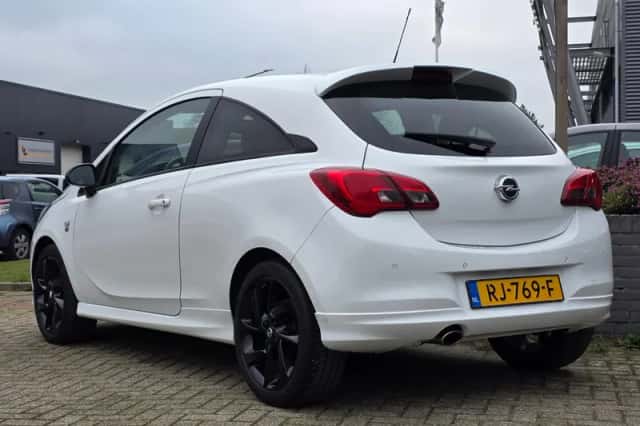 Opel Corsa (2017) thumbnail 3
