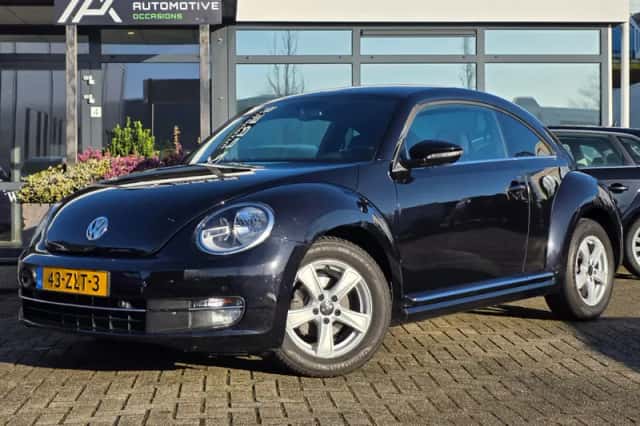 Volkswagen Beetle (2012) thumbnail 1