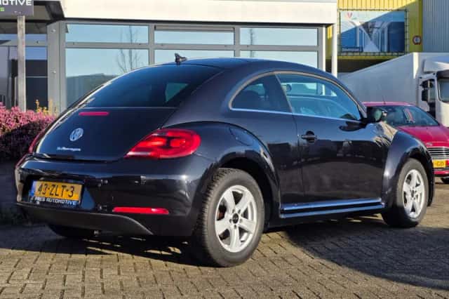 Volkswagen Beetle (2012) thumbnail 5