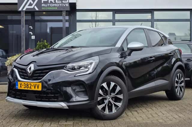 Renault Captur (2023) thumbnail 1