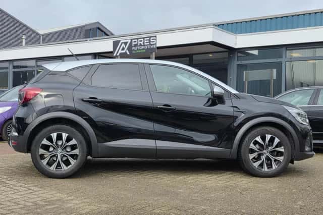 Renault Captur (2023) thumbnail 6
