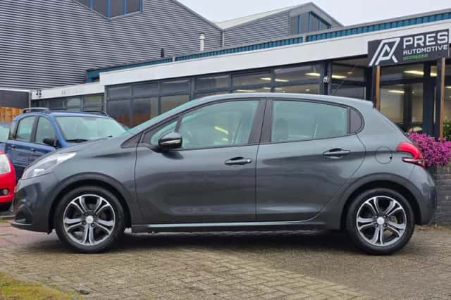 Peugeot 208 (2017) thumbnail 2