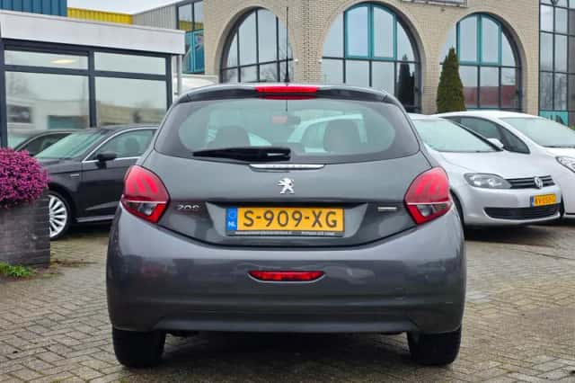 Peugeot 208 (2017) thumbnail 4