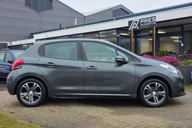 Peugeot 208 (2017) thumbnail 6