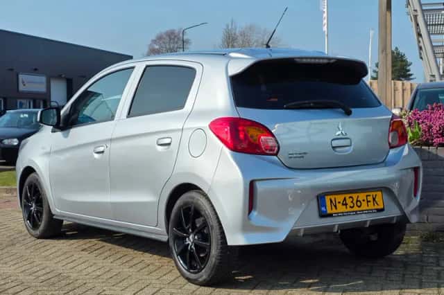 Mitsubishi Space Star (2021) thumbnail 3