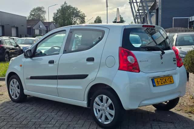 Suzuki Alto (2015) thumbnail 3