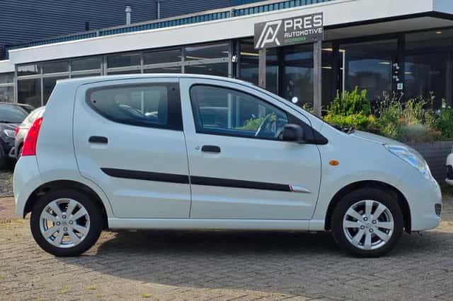 Suzuki Alto (2015) thumbnail 6
