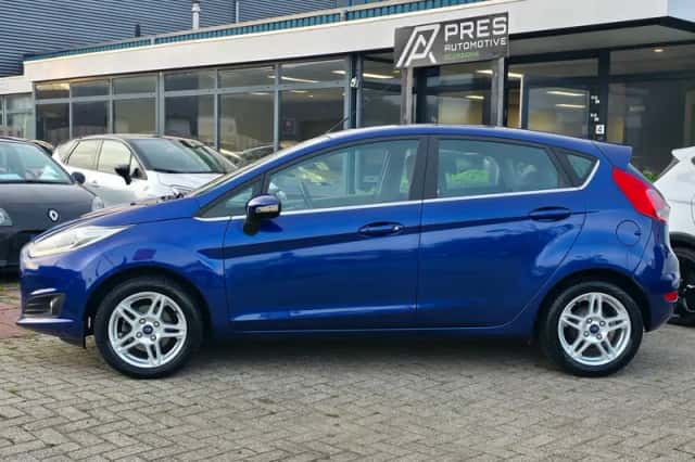 Ford Fiesta (2015) thumbnail 2
