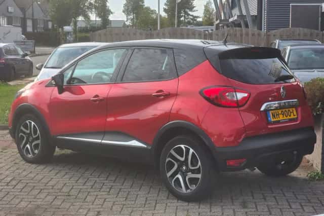Renault Captur (2017) thumbnail 3