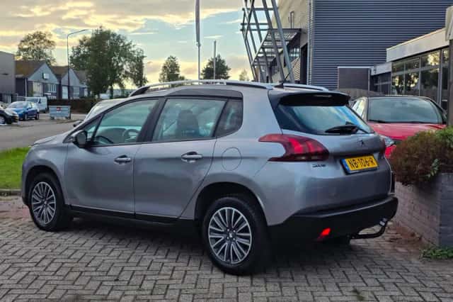 Peugeot 2008 (2017) thumbnail 3