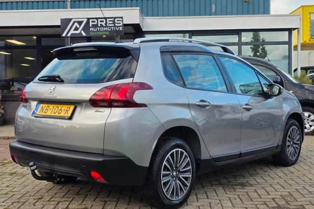 Peugeot 2008 (2017) thumbnail 5