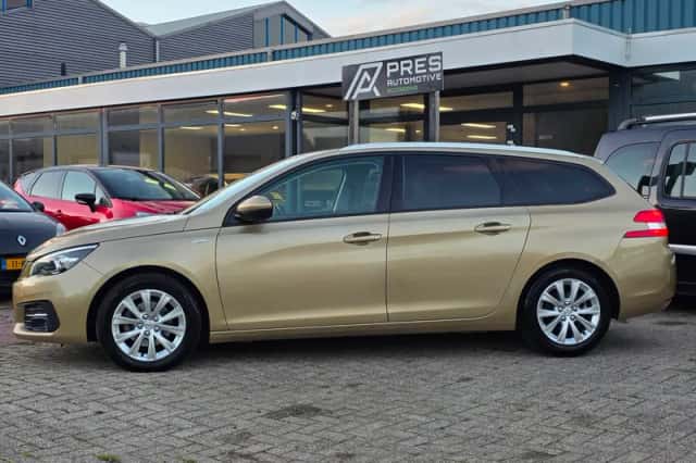 Peugeot 308 (2018) thumbnail 2