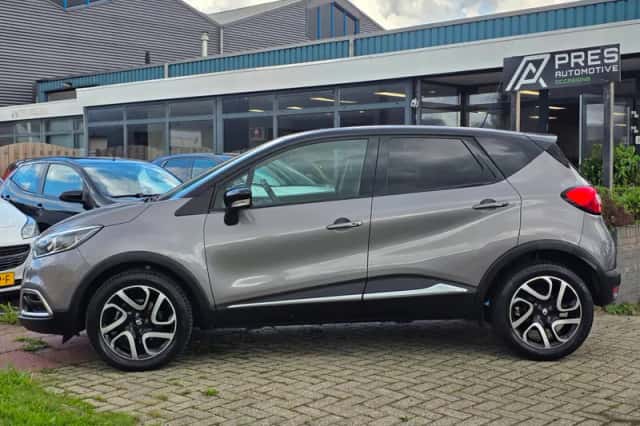 Renault Captur (2016) thumbnail 2