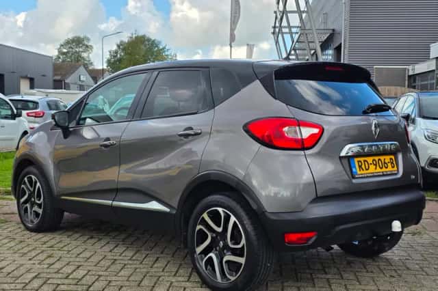 Renault Captur (2016) thumbnail 3