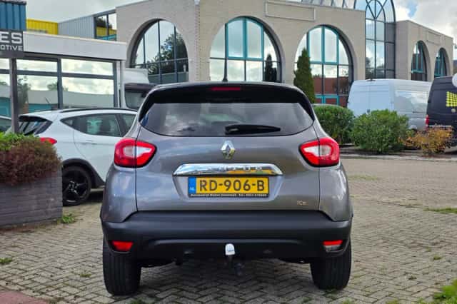 Renault Captur (2016) thumbnail 4