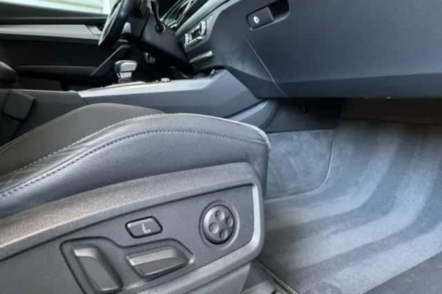 Audi Q5 (2022) thumbnail 2