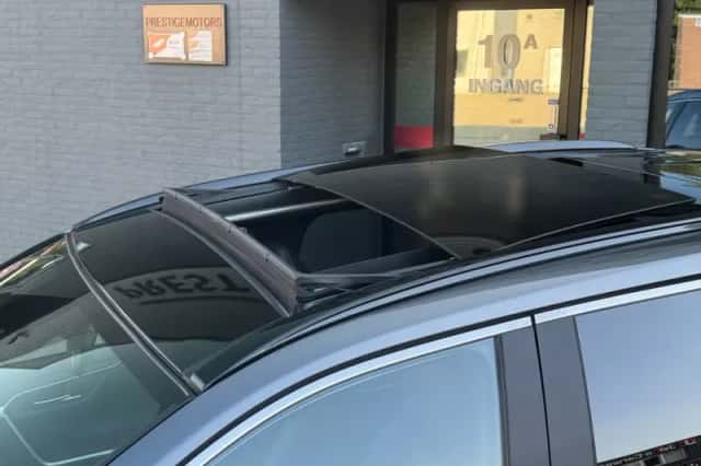 Toyota RAV4 (2024) thumbnail 5
