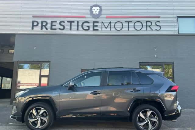 Toyota RAV4 (2024) thumbnail 6
