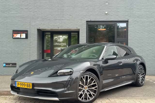 Porsche Taycan (2022) thumbnail 1