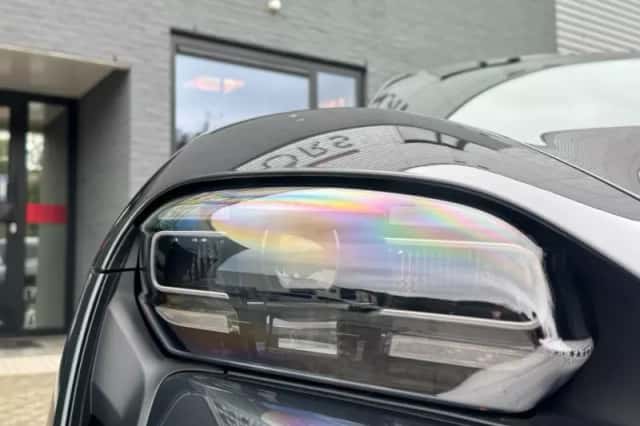 Porsche Taycan (2022) thumbnail 5