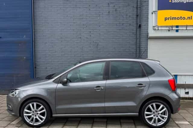 Volkswagen Polo (2017) thumbnail 3