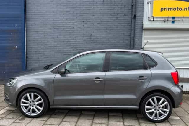 Volkswagen Polo (2017) thumbnail 6