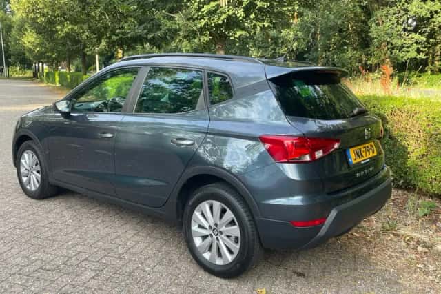 SEAT Arona (2021) thumbnail 3