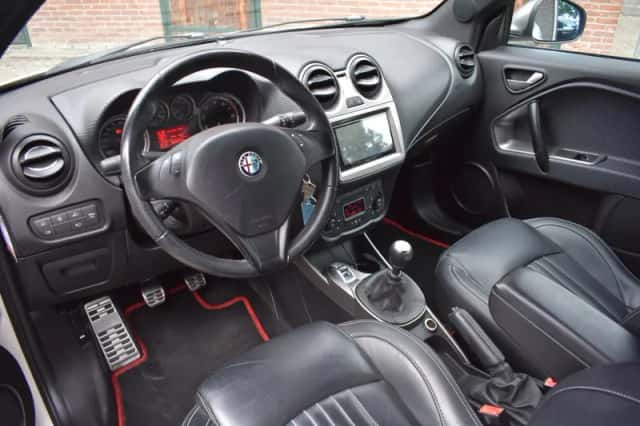 Alfa Romeo Mito (2010) thumbnail 2