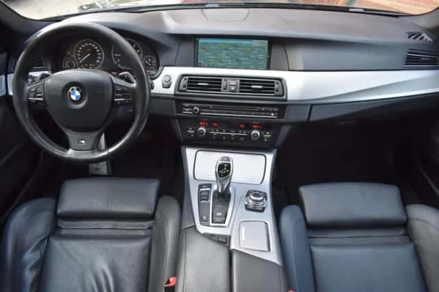 BMW 5-Serie (2013) thumbnail 2