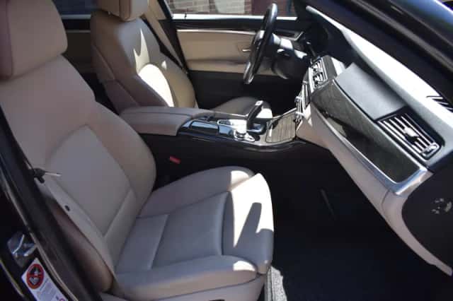 BMW 5-Serie (2010) thumbnail 4