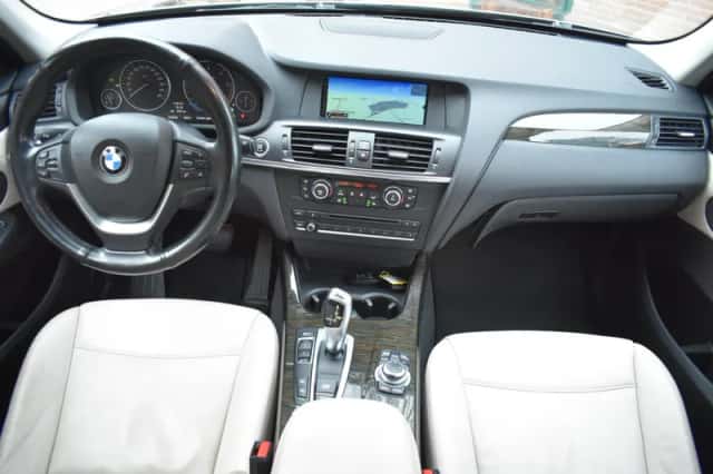 BMW X3 (2013) thumbnail 2