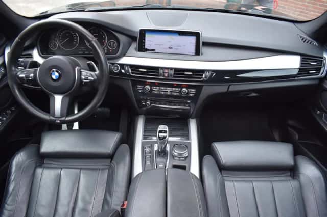 BMW X5 (2017) thumbnail 2