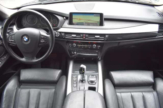 BMW X5 (2015) thumbnail 2