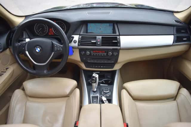 BMW X5 (2011) thumbnail 2