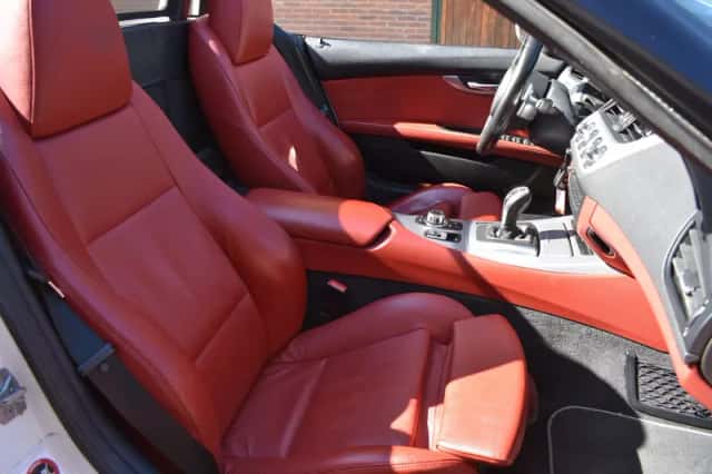 BMW Z4 (2011) thumbnail 4