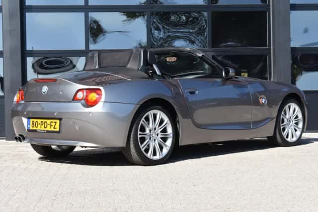BMW Z4 (2004) thumbnail 3