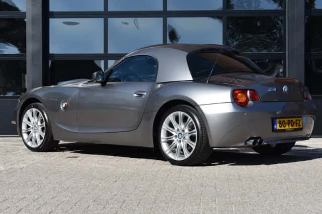 BMW Z4 (2004) thumbnail 4