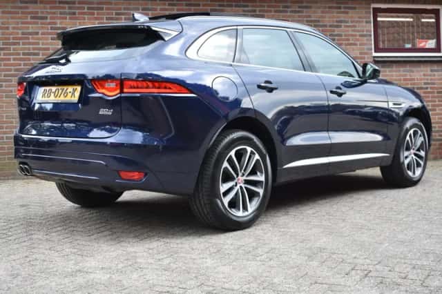 Jaguar F-Pace (2017) thumbnail 3