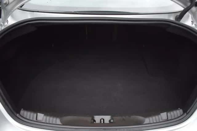 Jaguar XF (2011) thumbnail 6