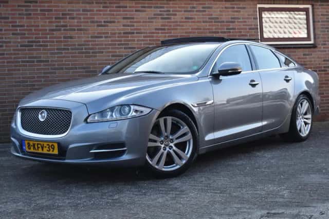 Jaguar XJ (2012) thumbnail 1