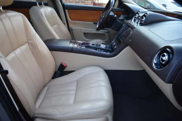 Jaguar XJ (2012) thumbnail 4