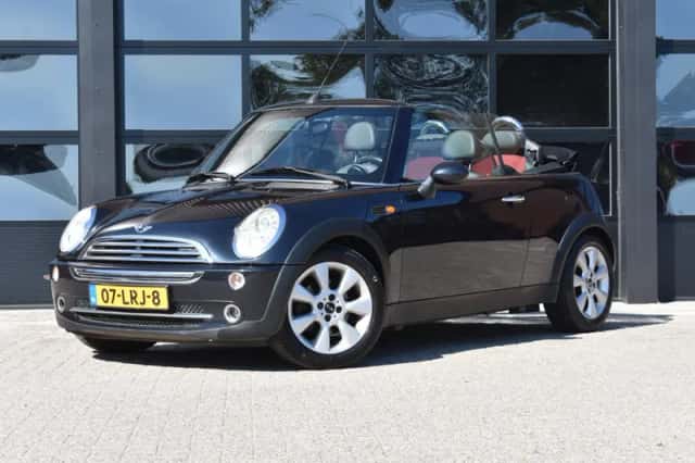 MINI Cabrio (2005) thumbnail 1
