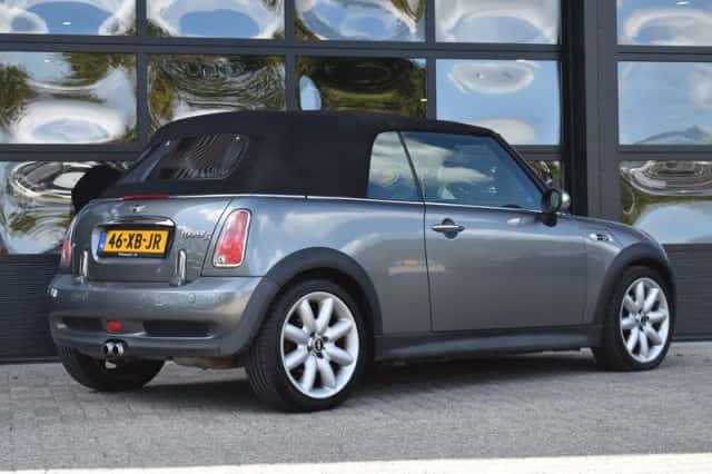MINI Cabrio (2006) thumbnail 3