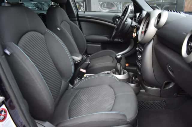 MINI Countryman (2011) thumbnail 3