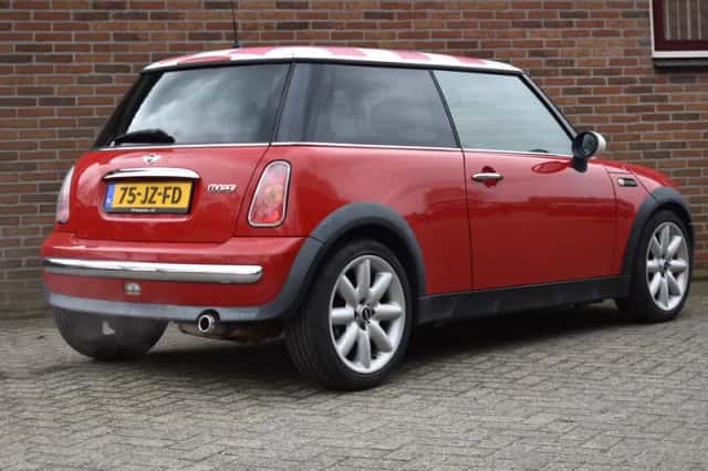MINI Cooper (2002) thumbnail 3