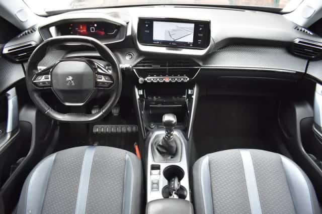 Peugeot 2008 (2020) thumbnail 2
