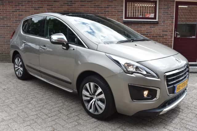Peugeot 3008 (2016) thumbnail 6