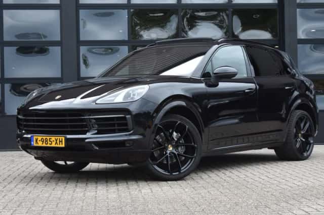 Porsche Cayenne (2018) thumbnail 1