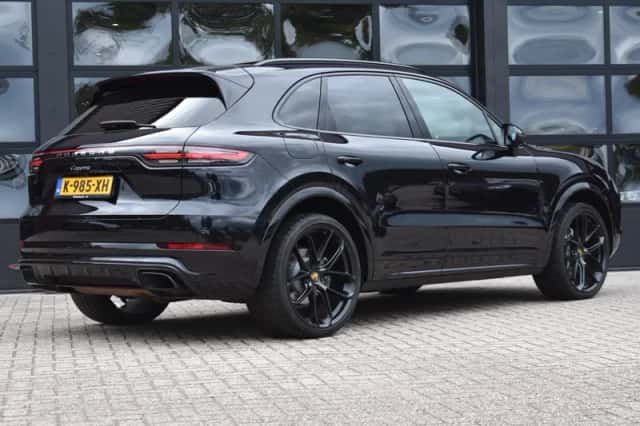 Porsche Cayenne (2018) thumbnail 3